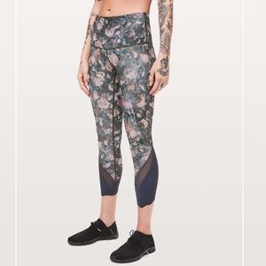 Lululemon Wunder Under Crop II (Special Edition) *Scallop 24"